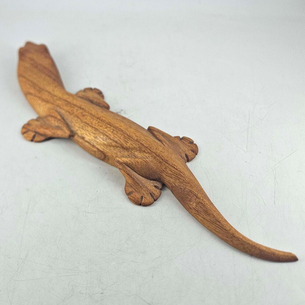 Vintage hand carved wood wooden gecko lizard Folk Art figurine